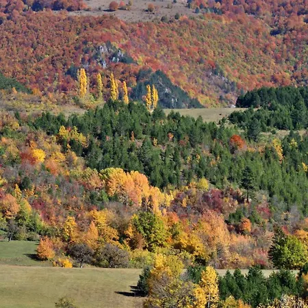 Domacinstvo Na Kraju Svijeta Country house *