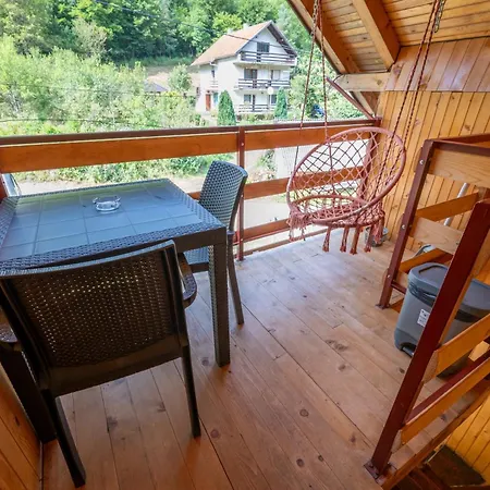 Domacinstvo Na Kraju Svijeta Country house *