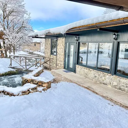 Hétvégi ház Domacinstvo Na Kraju Svijeta