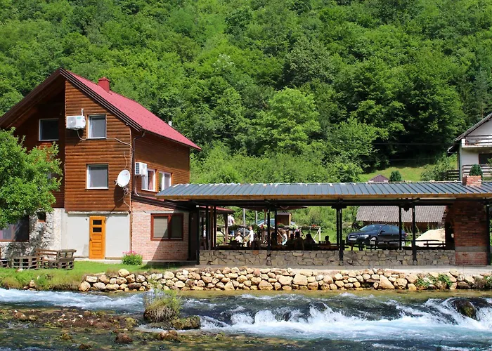 Hétvégi ház Domacinstvo Na Kraju Svijeta Šipovo