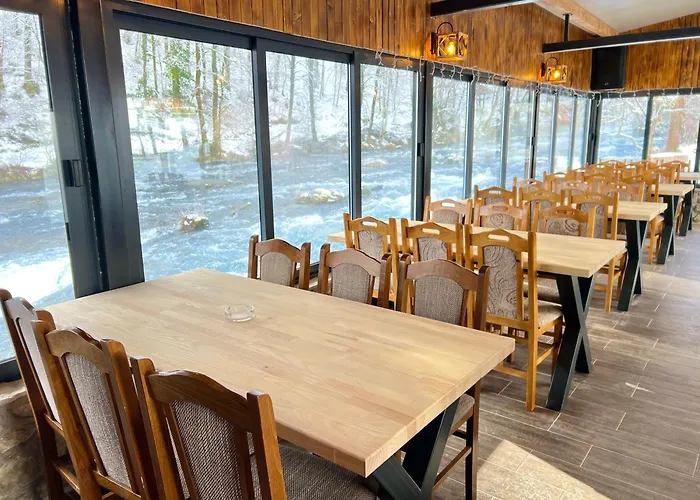 Hétvégi ház Domacinstvo Na Kraju Svijeta Šipovo